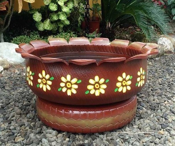 Вaзоны из покрышек. Еще одна идея со старыми покрышками.