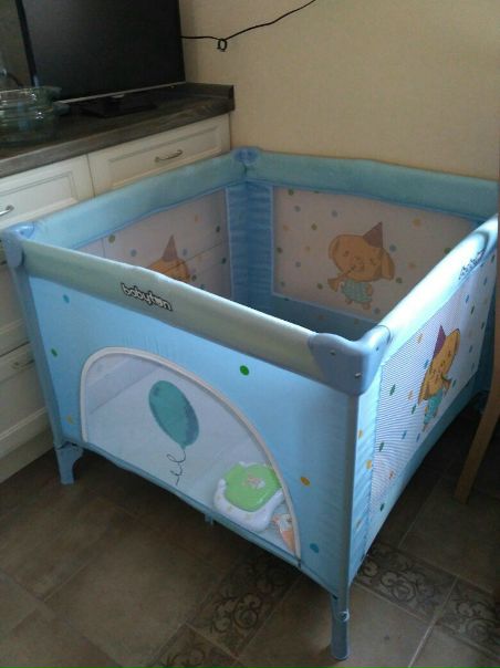 Продам детский манеж Babyton, состояние хорошее, 2000 руб