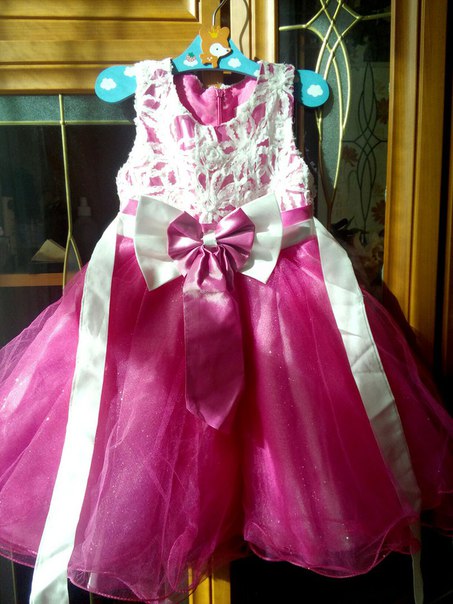 Пышное платье 98-104 см в хорошем состояние цена 600 р м. Владимирская 