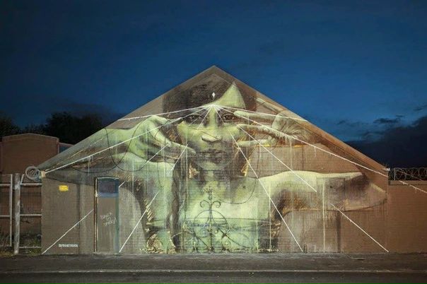 Стрит-арт от Faith47