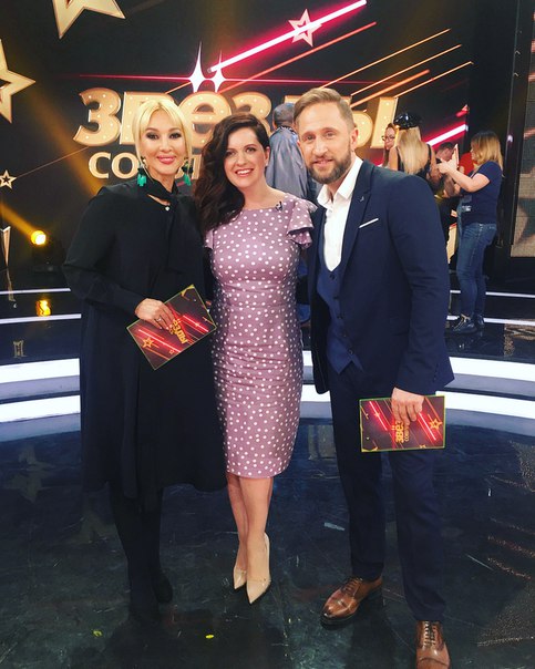 В интернете уже месяц ходят слухи, что Лера Кудрявцева беременна.