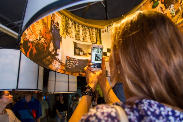 Вчера в Облаках открылась мультижанровая выставка «Шукшин. Палитра героя». Рефлексия современных художников на героев книг Шукшина. Выставку можно увидеть с 10:00 до 22:00 ежедневно до 15 июля. 