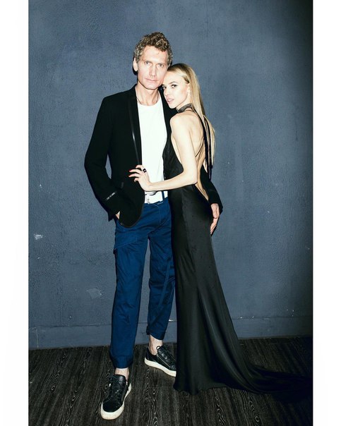 Внимание на руку!