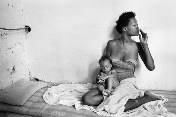 В ЦСИ «Облака» проходит выставка Гульнары Самойловой «Жизнь в фотографии» 