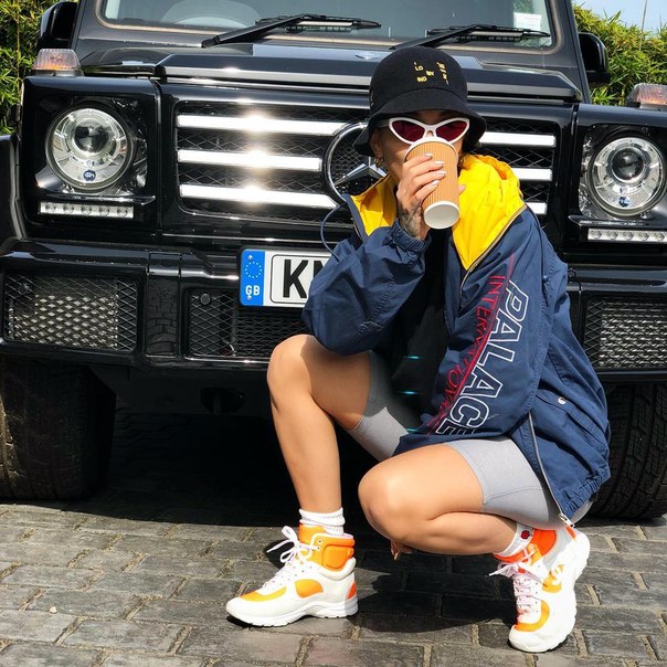 А как вам такой look Риты Оры