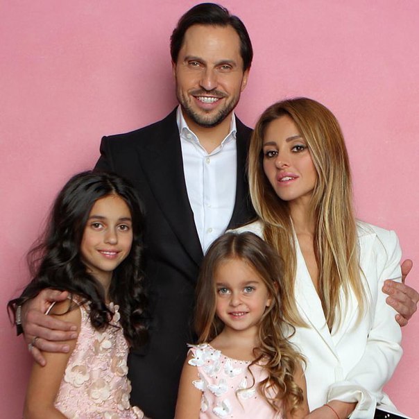 Александр Ревва и его жена Анжелика отмечают 11-летие со дня свадьбы!