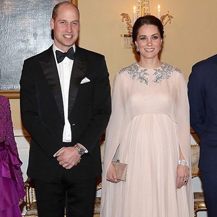 Кейт Миддлтон в очень нежном образе появилась на ужине в Королевском дворце в Осло.