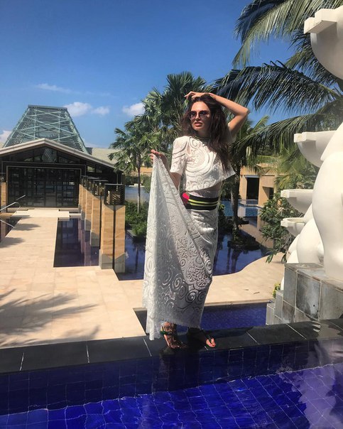 Эвелина Бледанс все никак не может прийти в себя после развода!