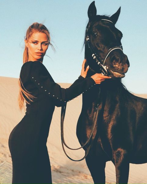 Виктория Боня снялась в фотосессии с лошадью! 
