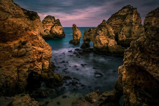 Мыс Понта-да-Пьедаде. Португалия.