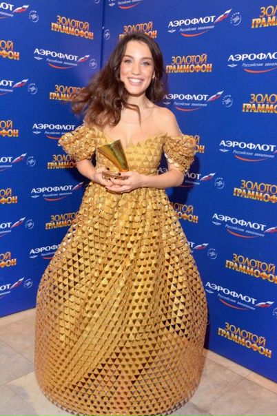 Александр Васильев рекомендует Вике Дайнеко сменить имидж, чтобы удачно выйти замуж!