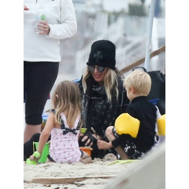 В интернете появились слухи, что Ферги беременна! 