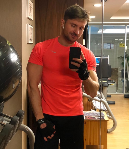 Сергей Лазарев так мощно накачался! 