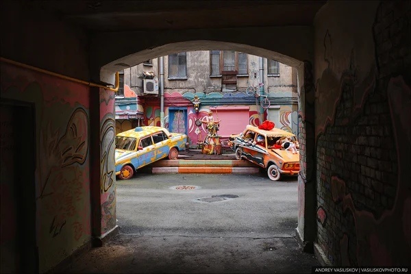 «Двор Нельсона» - самый странный двор Петербурга.