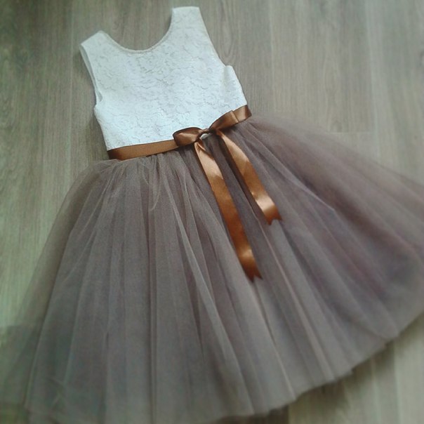 Платье для девочки. Новое.Рост 122-128 см. Длина юбочки 50см.