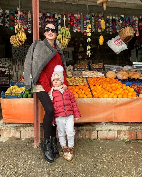 Ксения Бородина показала содержимое своего холодильника.