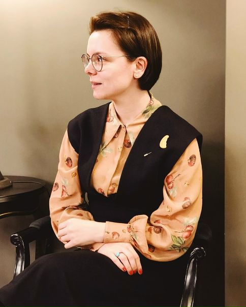 У Возлюбленной Петросяна появилось колечко на безымянном пальце.