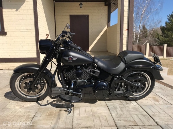 Это редкий Fat Boy S — «толстячок». Мощнейший 110 мотор, состояние нового мотоцикла. Для уверенной и долгой езды. Дух свободы входит в стоимость.