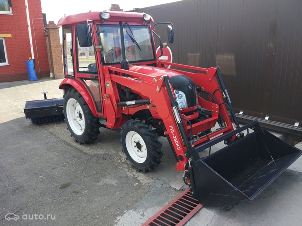 Мир, труд, май! Работа в поле и на тротуарах для этого красавчика — как для профсоюзов выйти на первомайскую демонстрацию. Создан в помощь трудящимся!