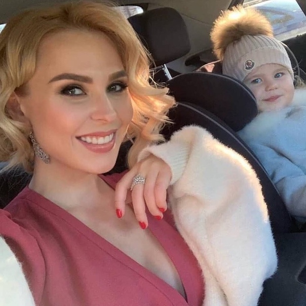 Пелагея поделилась снимком с дочкой!