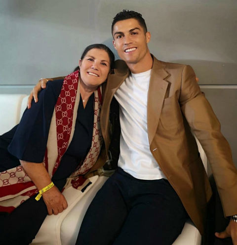 У матери Криштиану Роналду диагностировали рак молочной железы.