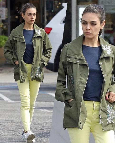 Новый выход в свет Милы Кунис!