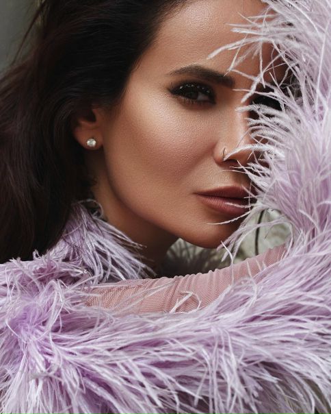 Айза Долматова: