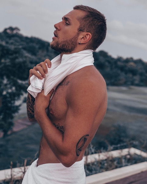 Владу Соколовскому явно обидно стало после слов Айзы Долматовой.