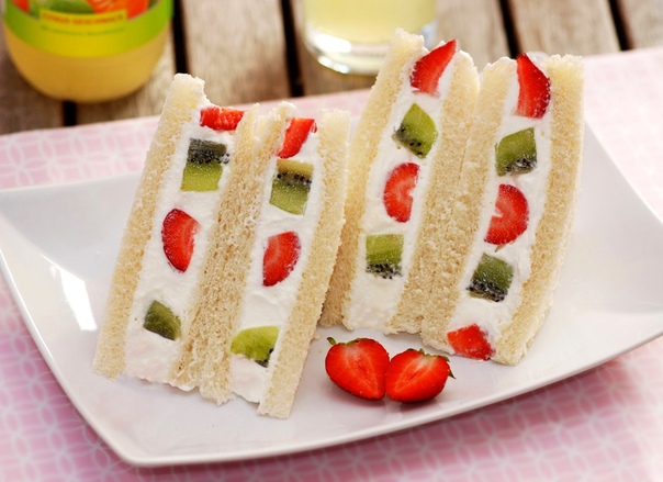 Фруктовый сэндвич/Furtsu Sando/Fruit Sandwich/. 