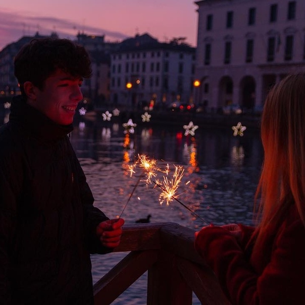 «Но самые красивые вещи в жизни это далеко не вещи. Это люди, места, воспоминания и картины. Это чувства, моменты, улыбки и смех.»